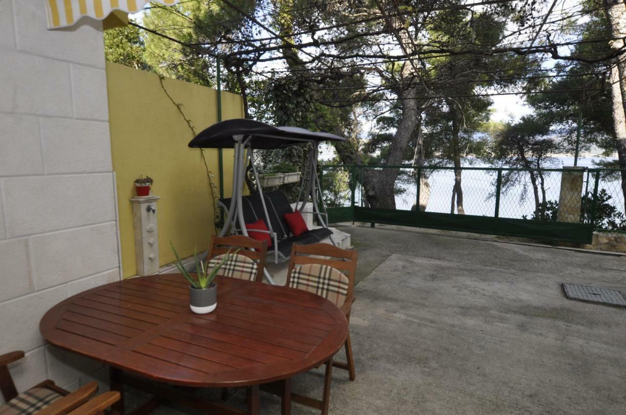 Apartment Toya Slatine Exterior photo